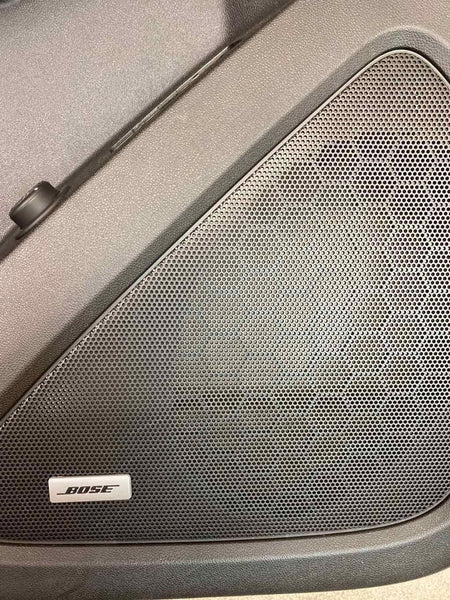 18 19 20 21 CHEVY EQUINOX MOLDURA DEL PANEL DE LA PUERTA DELANTERA IZQUIERDA CUERO MARRÓN OEM 84201123