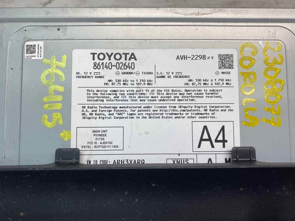 Conjunto de pantalla y receptor de radio AM/FM para Toyota Corolla Sedán 2020 (OEM 8614002640)