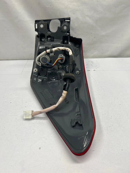 2017 2018 2019 TOYOTA HIGHLANDER TAIL LIGHT QUARTER PANEL MOUNTED LEFT SIDE ASSY