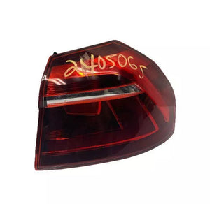 16 TO 19 VOLKSWAGEN PASSAT TAIL LIGHT RIGHT SIDE QUARTER INCANDESCENT 561945096P