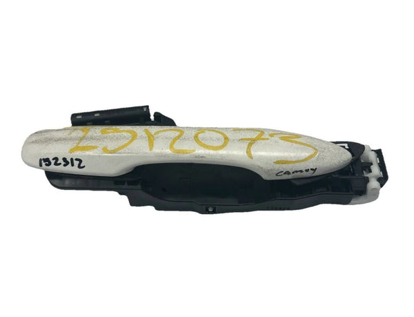 2018 TO 2025 TOYOTA CAMRY DOOR HANDLE OUTSIDE REAR RIGHT SIDE ASSY 040 WHITE