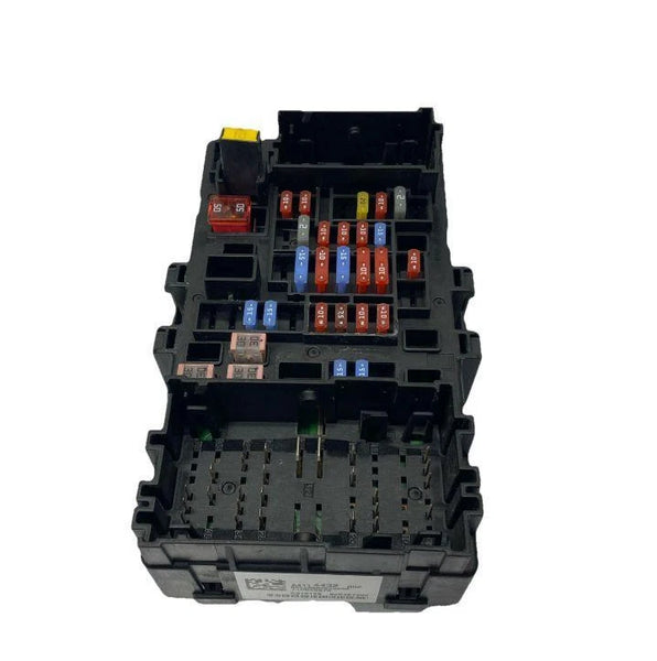 2020 GMC YUKON JUNCTION BOX CABIN FUSE RELAY BLOCK BOX ASSEMBLY OEM 84114432