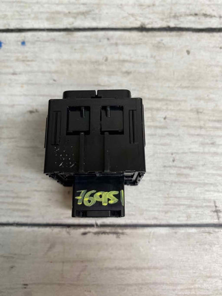 20 22 TOYOTA COROLLA SDN INTERRUPTOR DE TRAVA DA PORTA LATERAL DIREITA OEM
