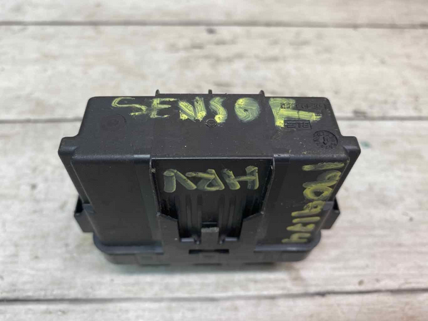 Honda HRV occupant control unit 17 front right side seat module OEM 81169T7WA01