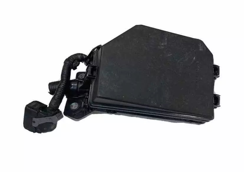 18 19 20 TOYOTA CHR RELÉ DE LA CAJA DE FUSIBLES DEL MOTOR CONJUNTO DE LA CAJA DE FUSIBLES DEL MOTOR OEM 8266610040
