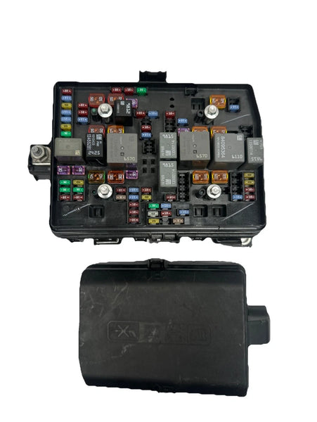 2021 2022 CHEVROLET SILVERADO ENGINE FUSE BOX BLOCK RELAY ASSEMBLY OEM 86771158