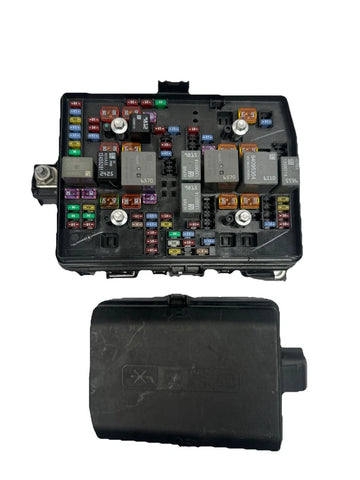 2021 2022 CHEVROLET SILVERADO ENGINE FUSE BOX BLOCK RELAY ASSEMBLY OEM 86771158