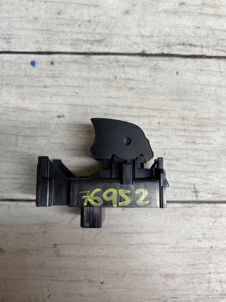 20 22 TOYOTA COROLLA SDN FRONT RIGHT DOOR WINDOW SWITCH OEM 2721D90D