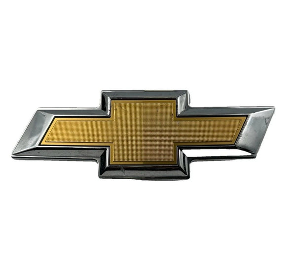 2022 CHEVROLET BLAZER FRONT GRILLE EMBLEM ORNAMENT OEM 842378775