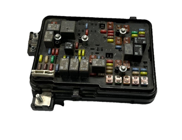 2016 2017 CHEVROLET EQUINOX ENGINE FUSE BOX RELAY BLOCK 2.4L ASSY OEM 84080470