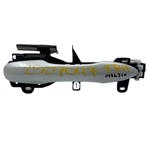 2020 TO 24 TOYOTA COROLLA DOOR HANDLE OUTSIDE FRONT RIGHT OEM 6920147070 089 WHITE