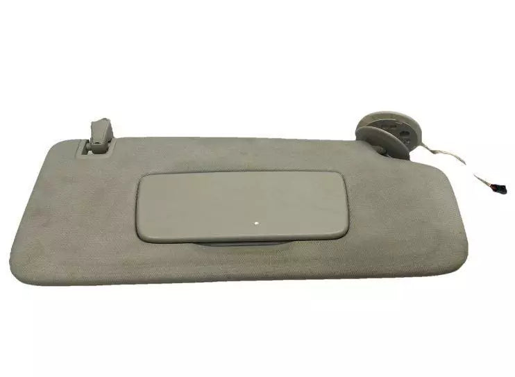 18 21 CHEVROLET TRAVERSE SUN VISOR RIGHT SIDE ILLUMINATED ASSEMBLY OEM 84849725