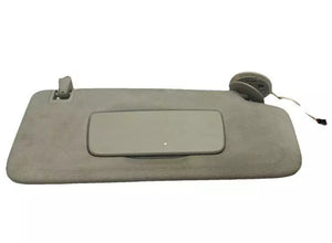 18 21 CHEVROLET TRAVERSE SUN VISOR RIGHT SIDE ILLUMINATED ASSEMBLY OEM 84849725