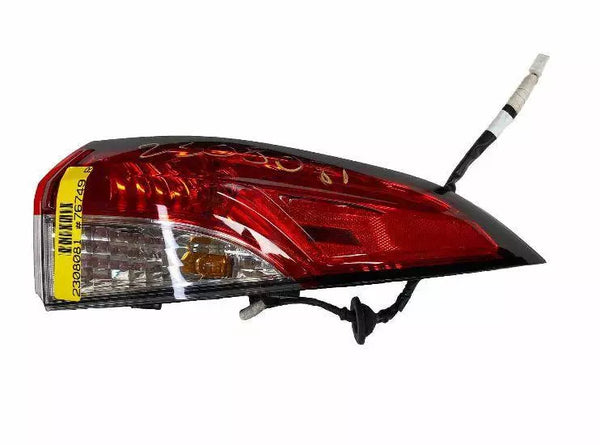 Toyota Corolla tail light 20 21 22 23 right side red quarter pane 8155112D10 OEM