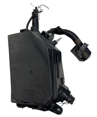 Caja de relé de fusibles del motor Toyota Corolla Sedán 1.8L 2021 OEM 8266202A00