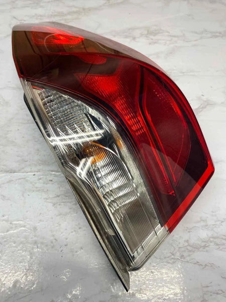 2018 TO 2019 HYUNDAI SONATA TAIL LIGHT LEFT SIDE QUARTER OEM 92401C2500 INCANDESCENT