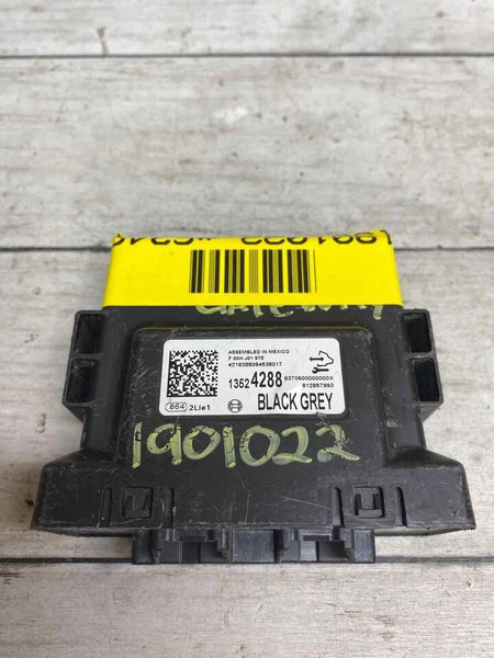 Chevrolet Equinox network gateway control module from 18 to 22 assy OEM 13524288