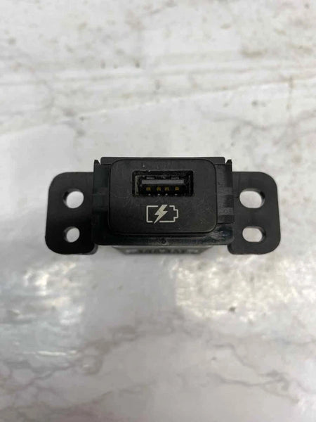 2020 NISSAN SENTRA CENTER CONSOLE POWER SOCKET OUTLET PORT ADAPTER CBC00330200X0