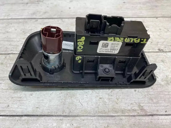 2022 CHEVROLET TRAIL BLAZER USB AUXILIAR PORTA USB PAINEL DE PAINEL AUX OEM 13529867