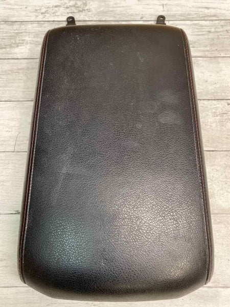 TOYOTA 4RUNNER ARM REST 2014 2023 BLACK LEATHER CENTER CONSOLE OEM 5891035340C3