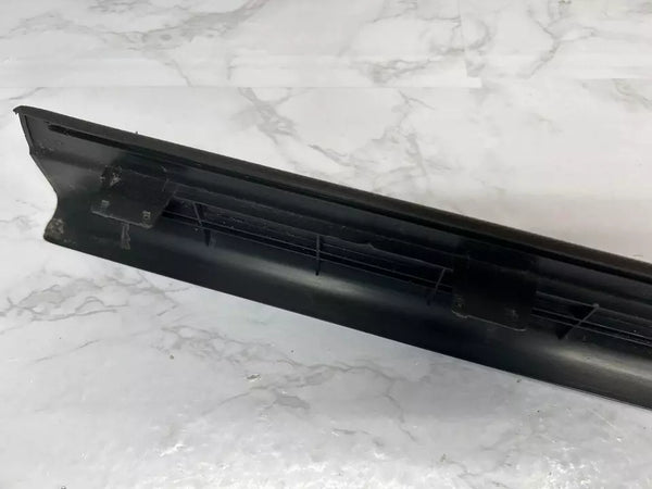 2014 15 16 17 18 19 MERCEDES CLA250 MOLDEADO DE CUBIERTA DE UMBRAL DE PUERTA DELANTERA DERECHA 2466800206