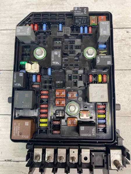 Chevrolet Equinox engine fuse box from 2018 to 2022 relay 1.5L assy OEM 84809671