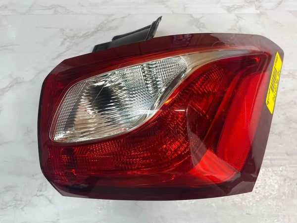 2018 TO 2021 CHEVROLET EQUINOX TAIL LIGHT RIGHT SIDE QUARTER PANEL ASSY OEM 84769836