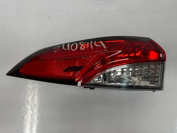 2020 TO 24 TOYOTA COROLLA TAIL LIGHT LEFT SIDE QUARTER PANEL OEM 8156112D10 SEDAN