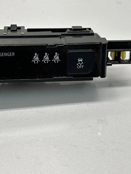 2016 TO 2018 TOYOTA RAV-4 HAZARD SWITCH CENTER CONSOLE TRACTION CONTROL SWITCH 75F722