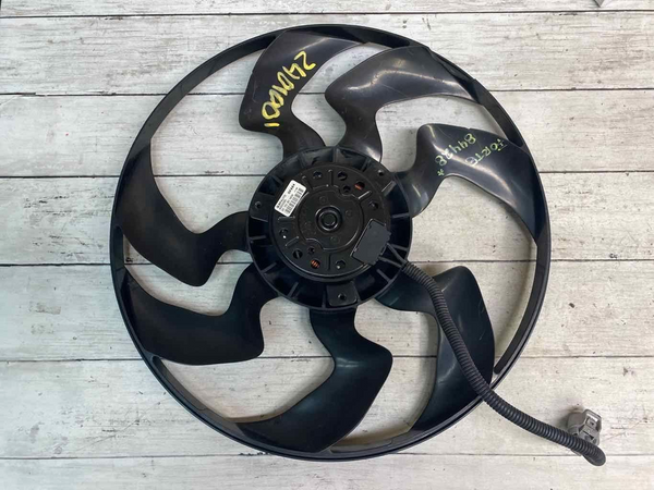 Motor de refrigeración eléctrico Kia Forte 19 22 con cuchillas OEM 25386M6140 Cuchilla rota