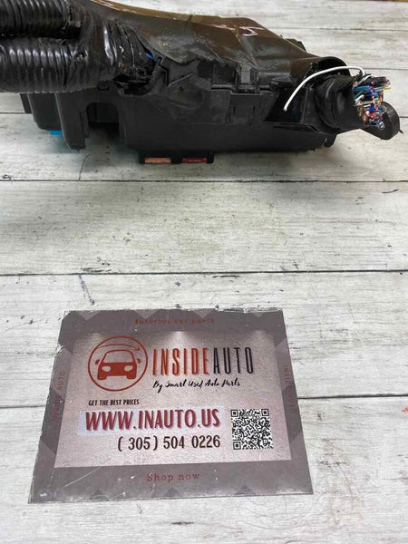 Caja de fusibles del motor Toyota Corolla 2022 sedán 1.8L híbrido, relé de fusibles OEM 8266212C60