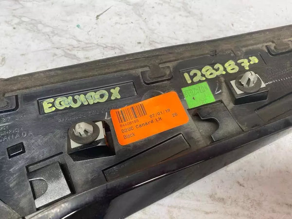 18 19 20 21 22 23 CHEVROLET EQUINOX TAILGATE LEFT SIDE APPLIQUE MOLDING OEM 84214227