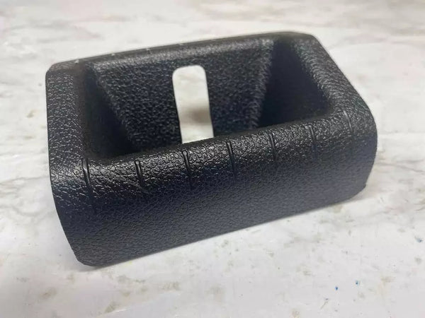 2014 15 16 17 18 19 MERCEDES CLA250 CUBIERTA DE PLACA DE UMBRAL DE CIERRE DE MALETERO TRASERO OEM 11769400008