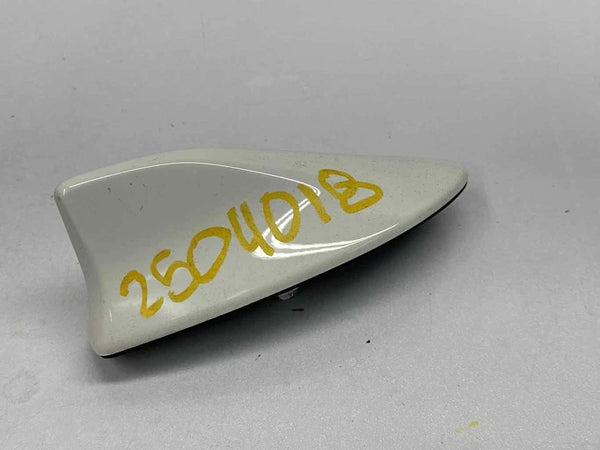 2023 TOYOTA CAMRY RADIO ANTENNA FM ROOF SHARK FIN ASSEMBLY OEM SUPER WHITE 040