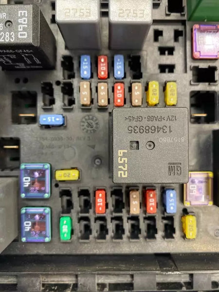 2018 2019 CHEVROLET TRAVERSE ENGINE FUSE BOX BLOCK RELAY ASSY OEM 84292758