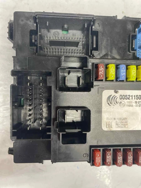2018 TO 2020 JEEP RENEGADE FUSE RELAY CONTROL BCM UNIT ASSEMBLY OEM 00521150820