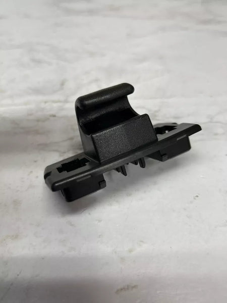 2014 15 16 17 18 19 MERCEDES CLA250 SHOOTING BRAKE SOPORTE DE CLIP DE PARASOL OEM 2468100129051