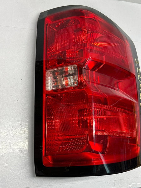 2016 TO 2019 CHEVY SILVERADO 1500 TAIL LIGHT PICKUP RIGHT SIDE CLASSIC STYLE 84288723