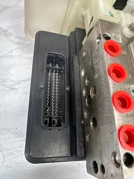 19 20 21 22 23 CHEVY SILVERADO 1500 MÓDULO DE BOMBA DEL SISTEMA DE FRENOS ANI-LOCK NUEVO ESTILO 84933511