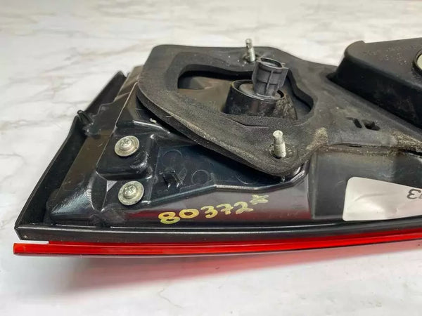 17 18 19 NISSAN ROGUE SPORT LUZ TRASERA LADO IZQUIERDO MONTADA EN PUERTA ELEVADORA OEM 265556MA5A