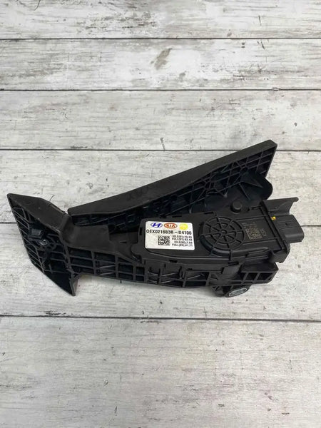 Hyundai Santa Fe accelerator pedal 19 23 2.4L pedal assy OEM OEX0216B3BD4100