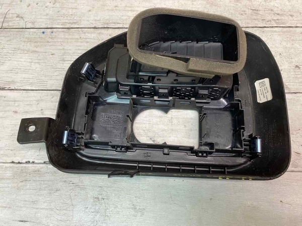 CHEVY SILVERADO 1500 2021 - VENTILADOR DE CALEFACCIÓN DEL TABLERO DELANTERO IZQUIERDO OEM 84054796