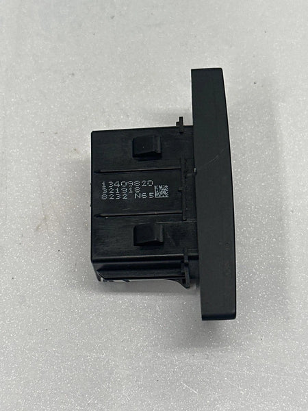 2018 TO 24 CHEVROLET EQUINOX DASH SWITCH HAZARD EMEGERNCY LIGHT CONTROL OEM 13409820