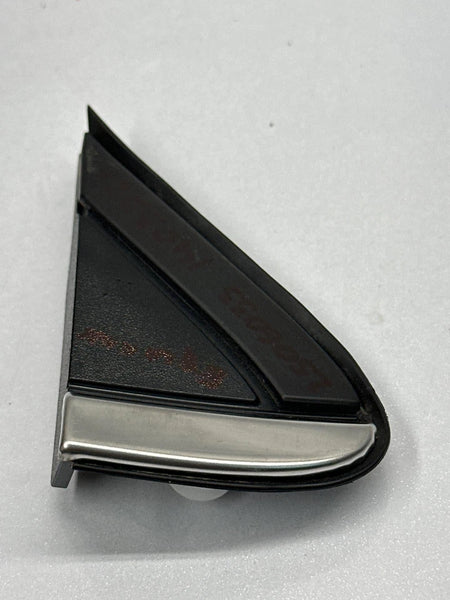2018 TO 2023 CHEVROLET EQUINOX FENDER MOULDING TRIM FRONT RIGHT PASSANGER OEM 84107341