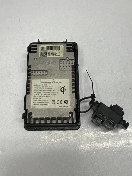 2022 KIA SPORTAGE CENTER CONSOLE WIRELESS CHARGER MODULE ASSEMBLY OEM 95560D9100