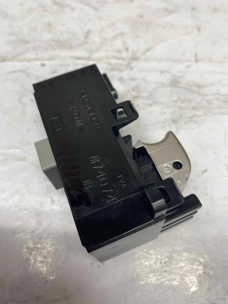 2019 HONDA ACCORD WINDOW SWITCH REAR RIGHT OR LEFT SWITCH ASSEMBLY OEM M64613