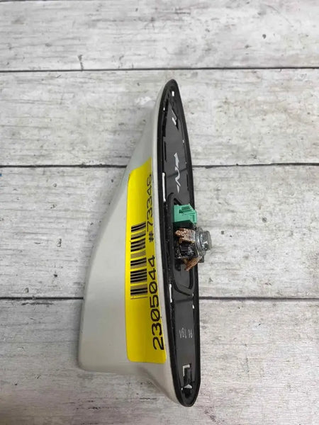 Toyota CHR radio antenna fm 20 22 roof shark fin white paint code 070 86760F4050