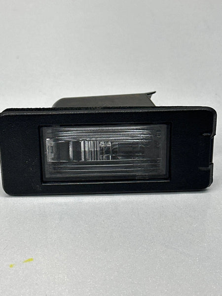 2018 TO 2023 CHEVROLET EQUINOX LICENSE PLATE LIGHTS REAR PAIR ASSY ASSY OEM 13590043