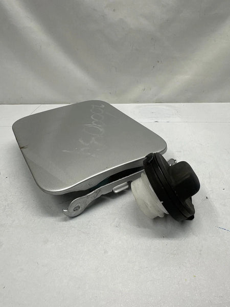 2018 TO 2020 NISSAN ROGUE FUEL TANK DOOR GAS CAP LID ASSY OEM G88309TGMA K23 SILVER