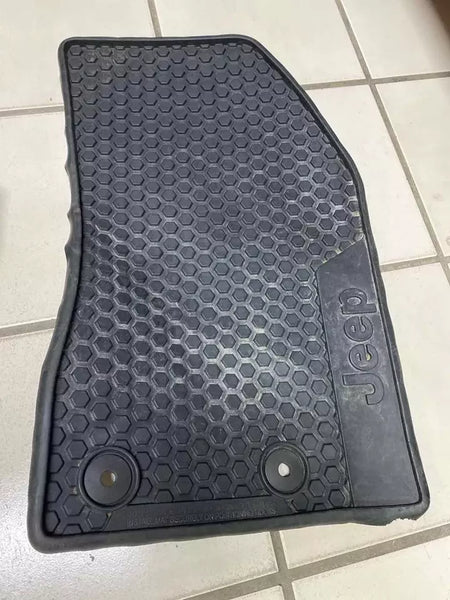 2016 JEEP RENEGADE FLOOR MATS PLASTIC WEATHER MATS COMPLETE SET ASSY OEM 735634930